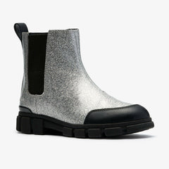 Evyn Chelsea Kid Silver Patent