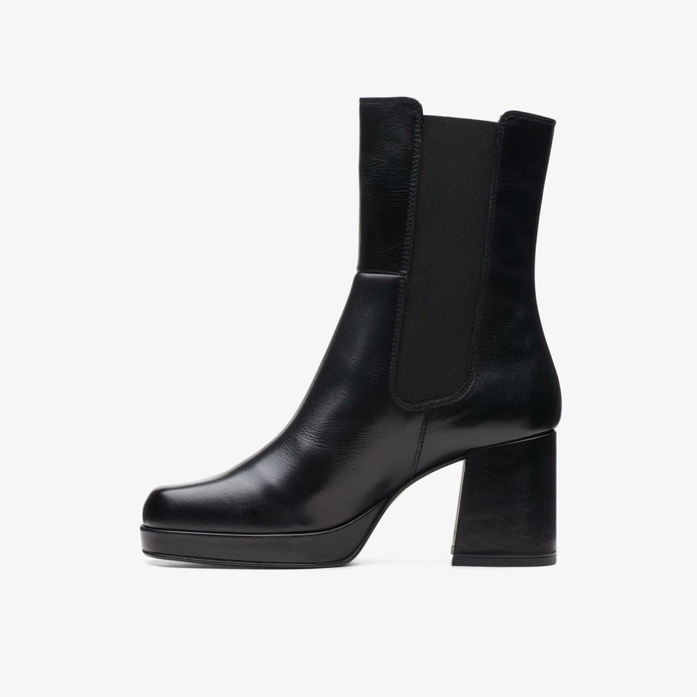 Pique Up Black Leather