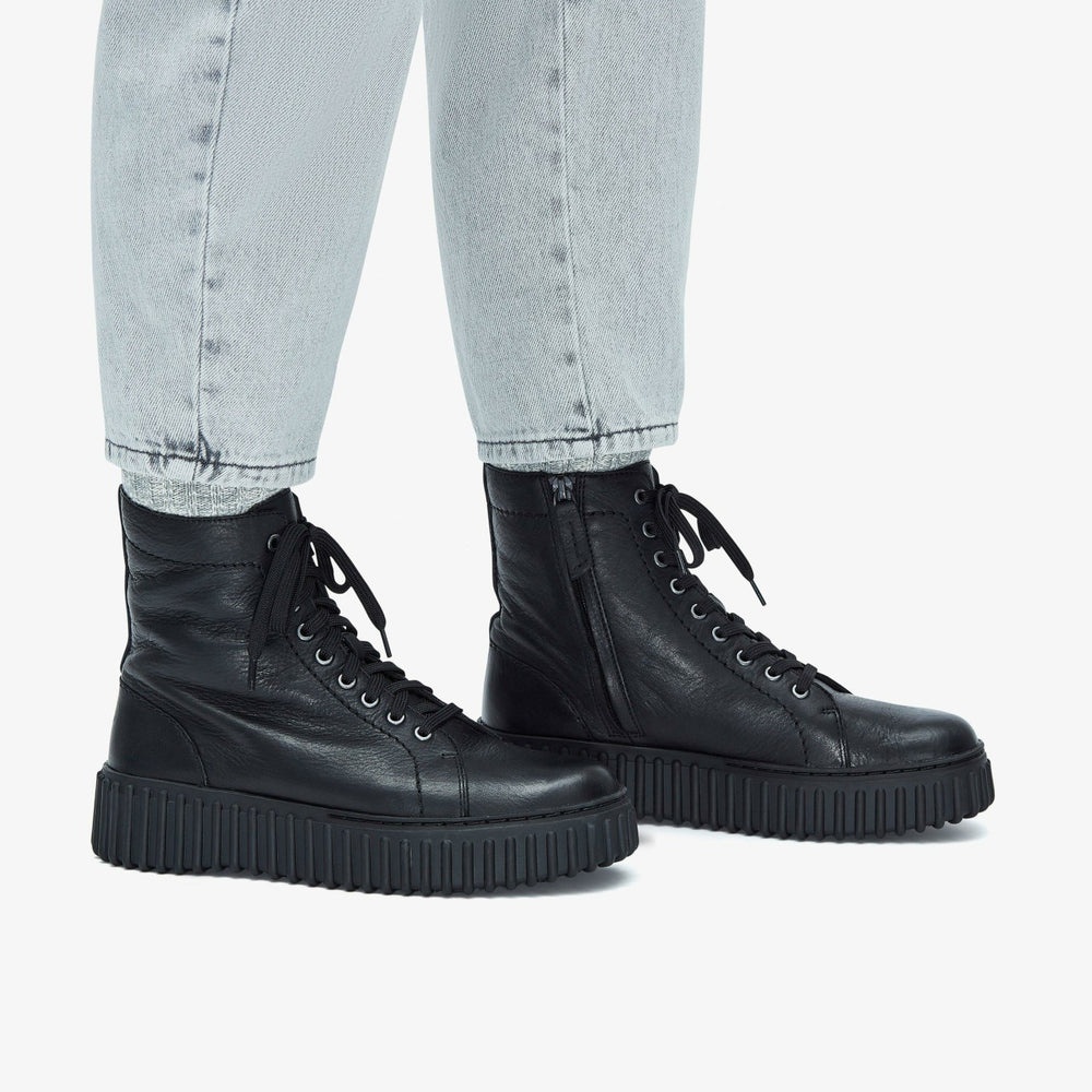 Torhill Rise Ankle Boot Black Leather