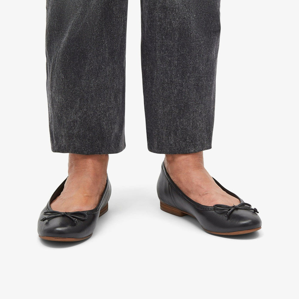 Fawna Lily Black Leather