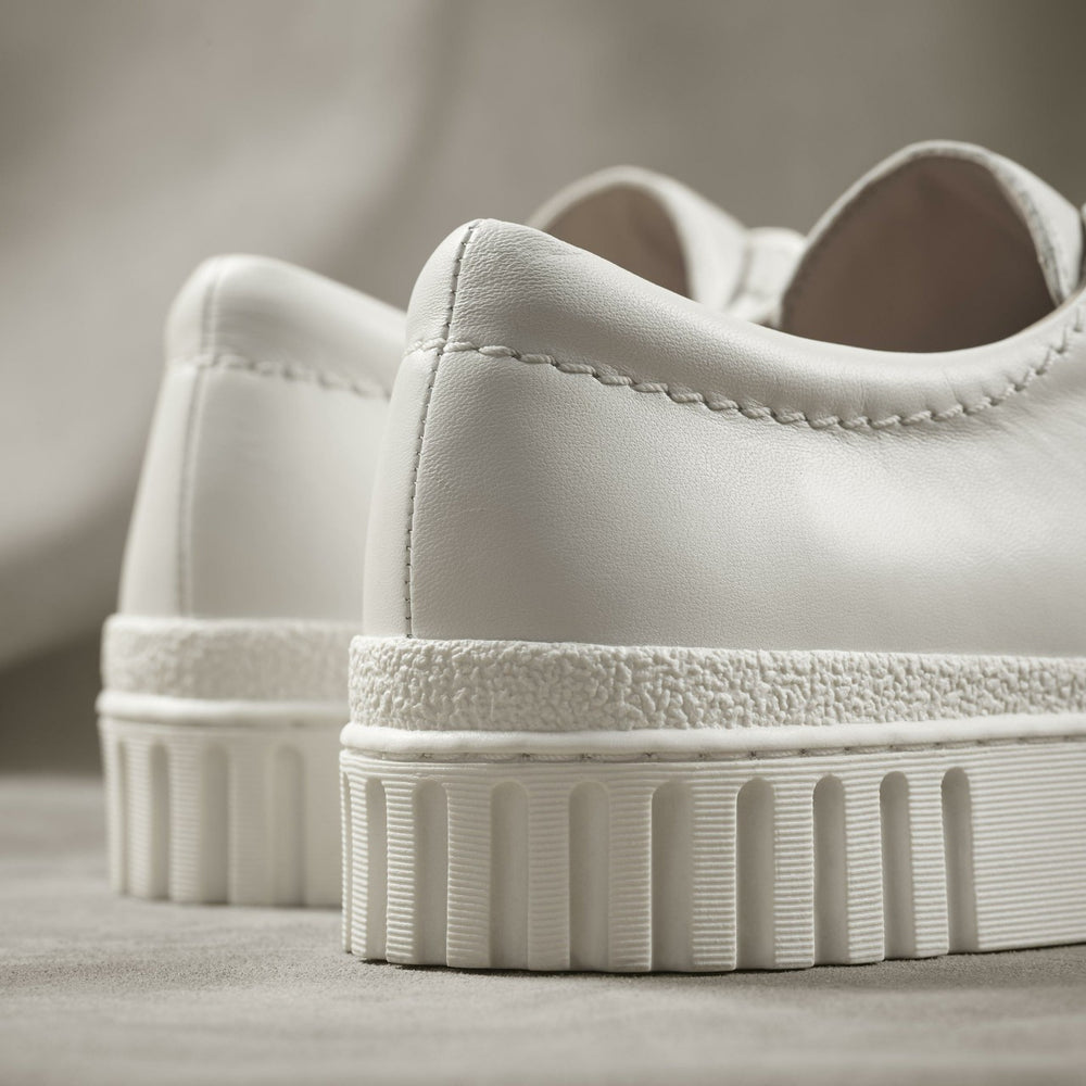 Mayhill Walk Off White Leather