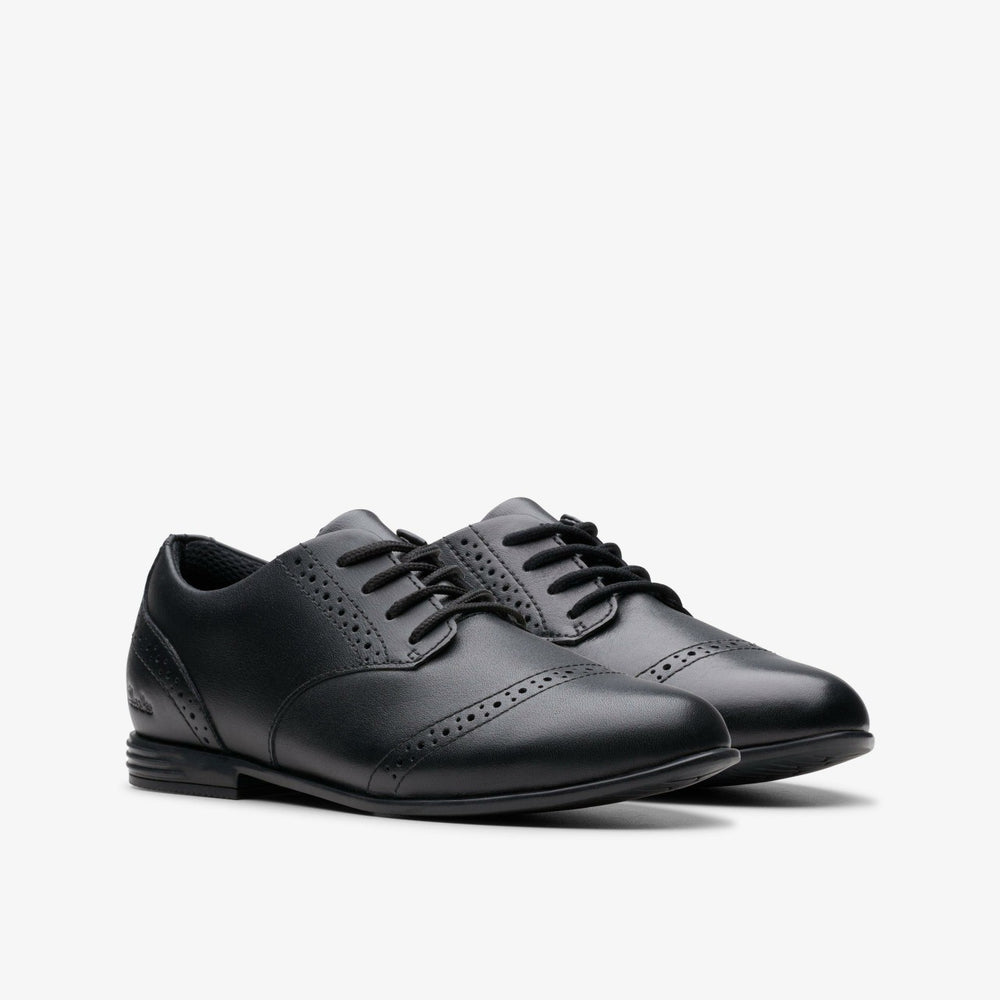 Finja Brogue Older Black Leather