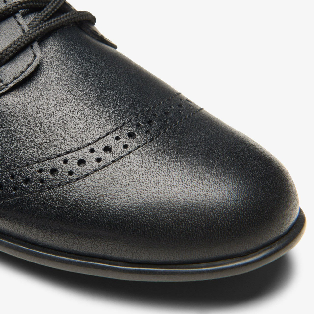 Finja Brogue Older Black Leather