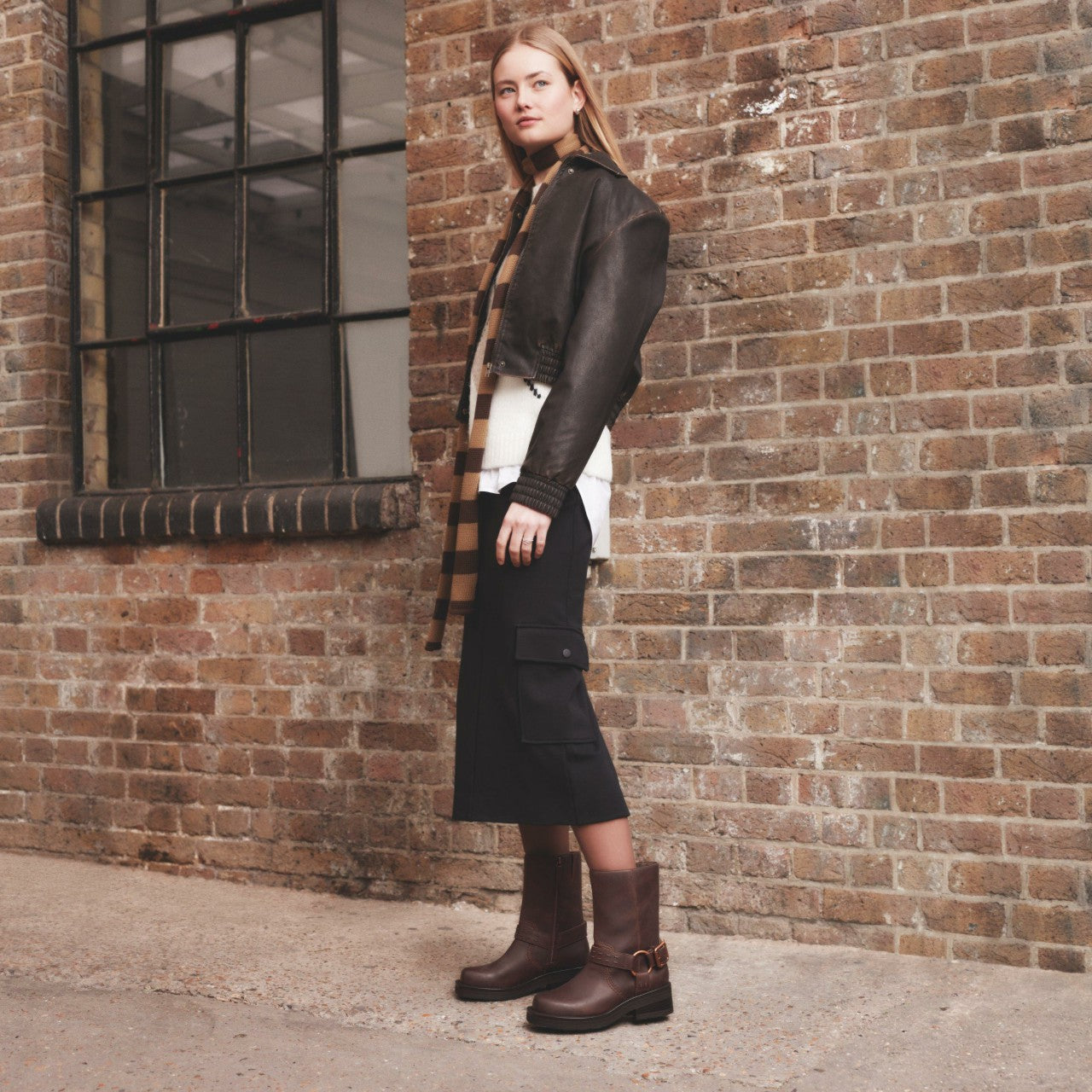 Rebelle Up Walnut Leather