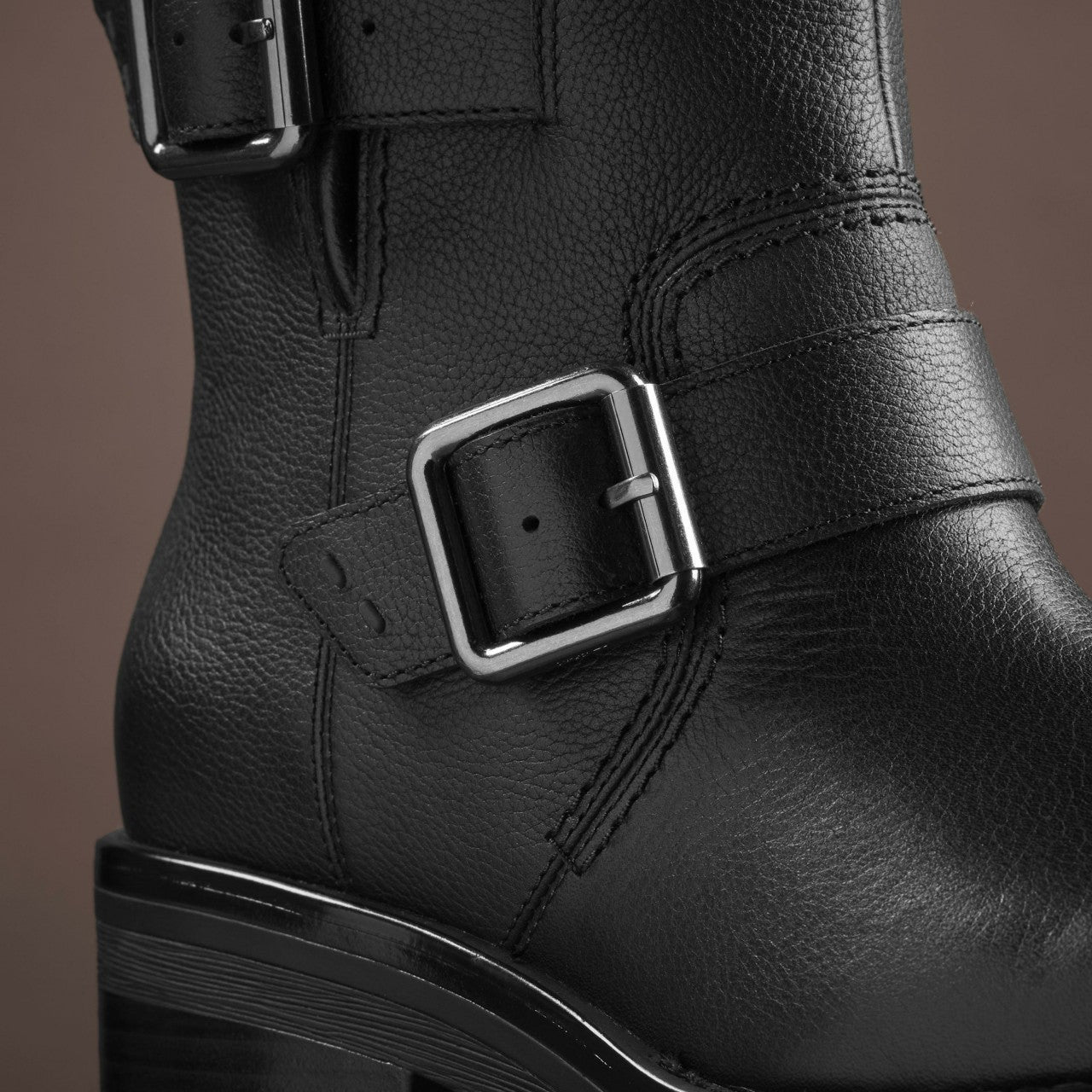 Rebelle Buckle Black Leather