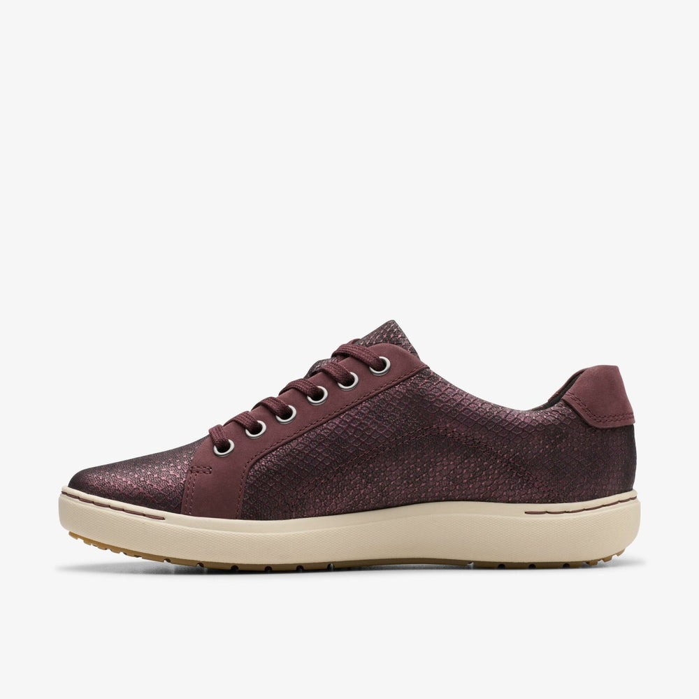 Nalle Lace Wine Interest Leather