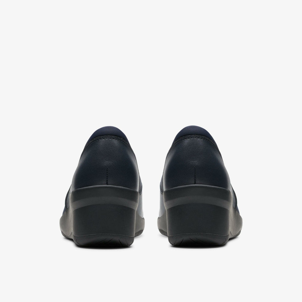 Suttyn Walk Navy Leather