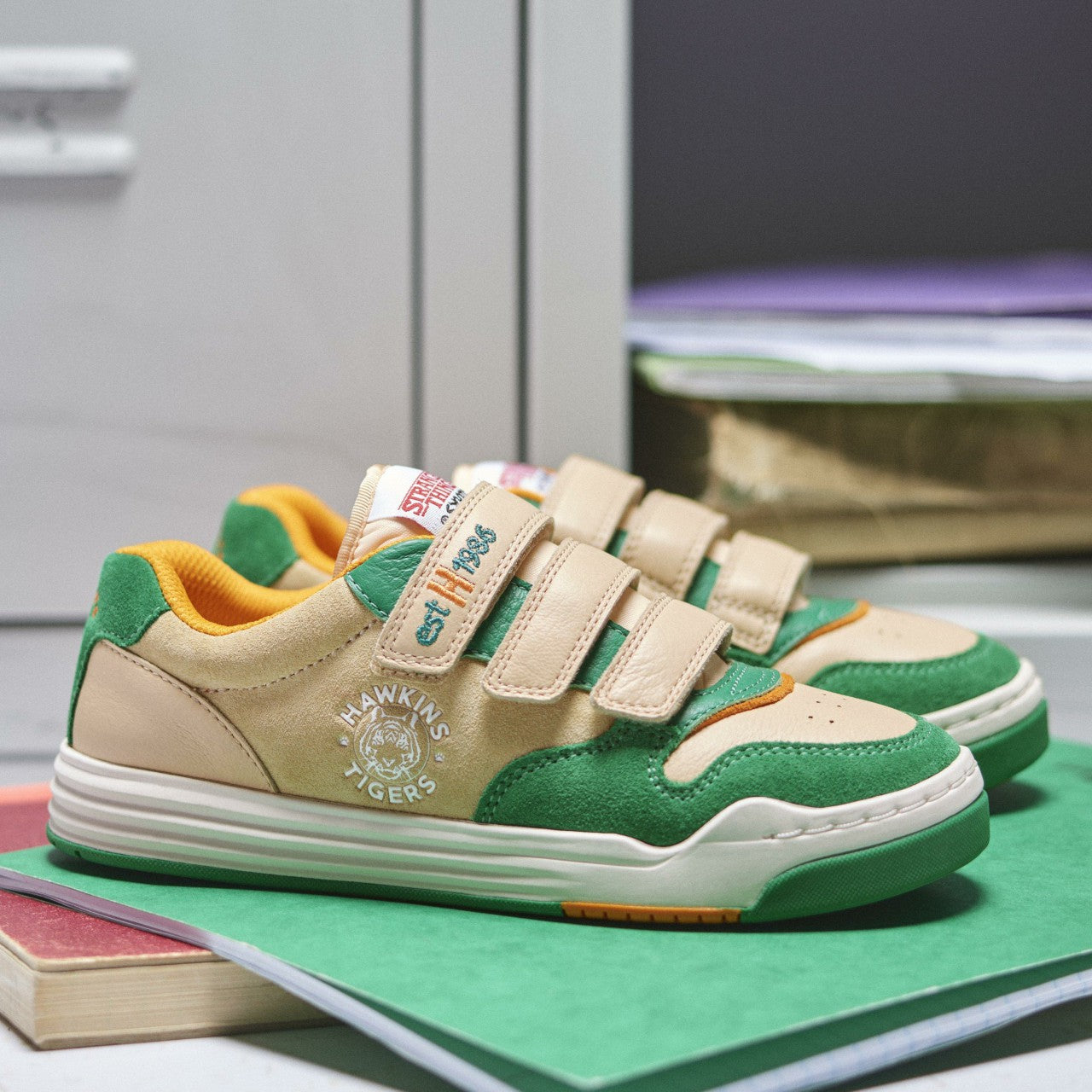 Stranger Things Urban Ace Older Off White Combination