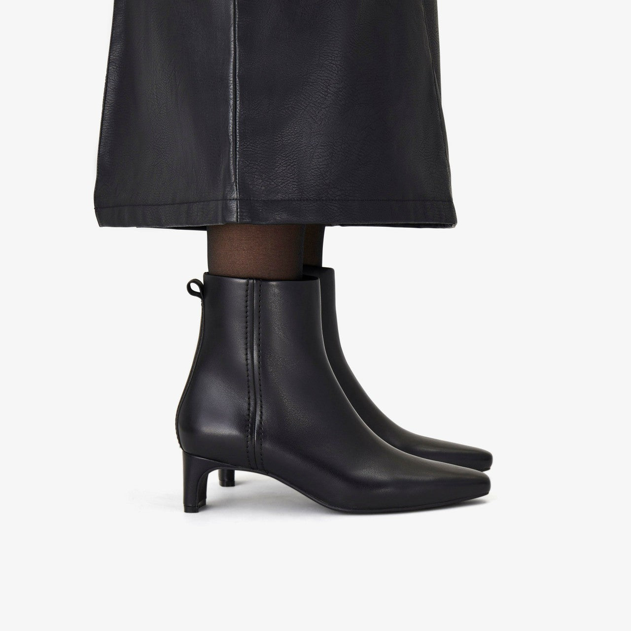 Edina Up Black Leather
