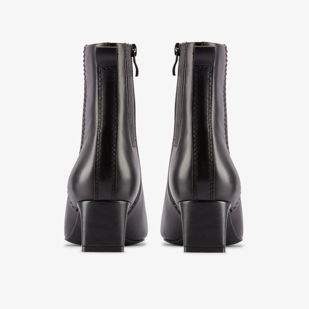 Edina Up Black Leather