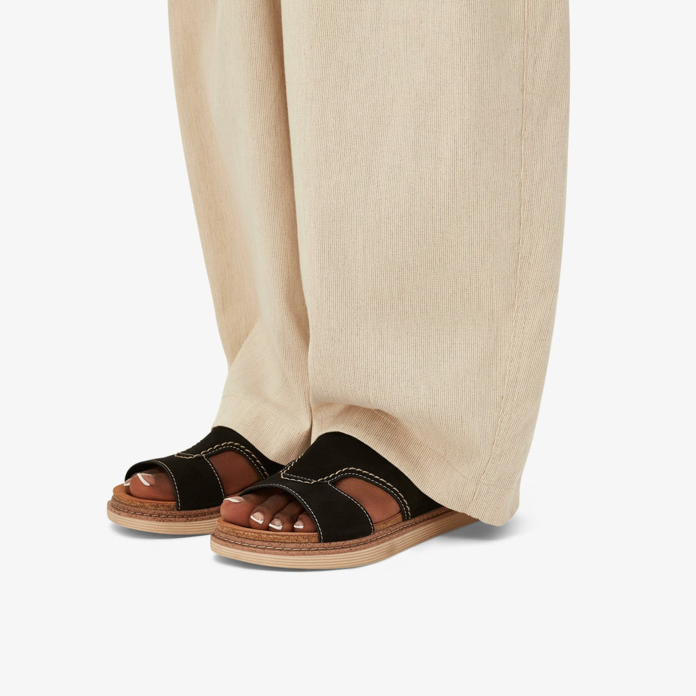 Arwell Walk Black Nubuck