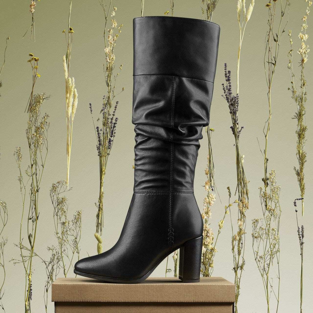 Freva 85 Slouch Black Leather