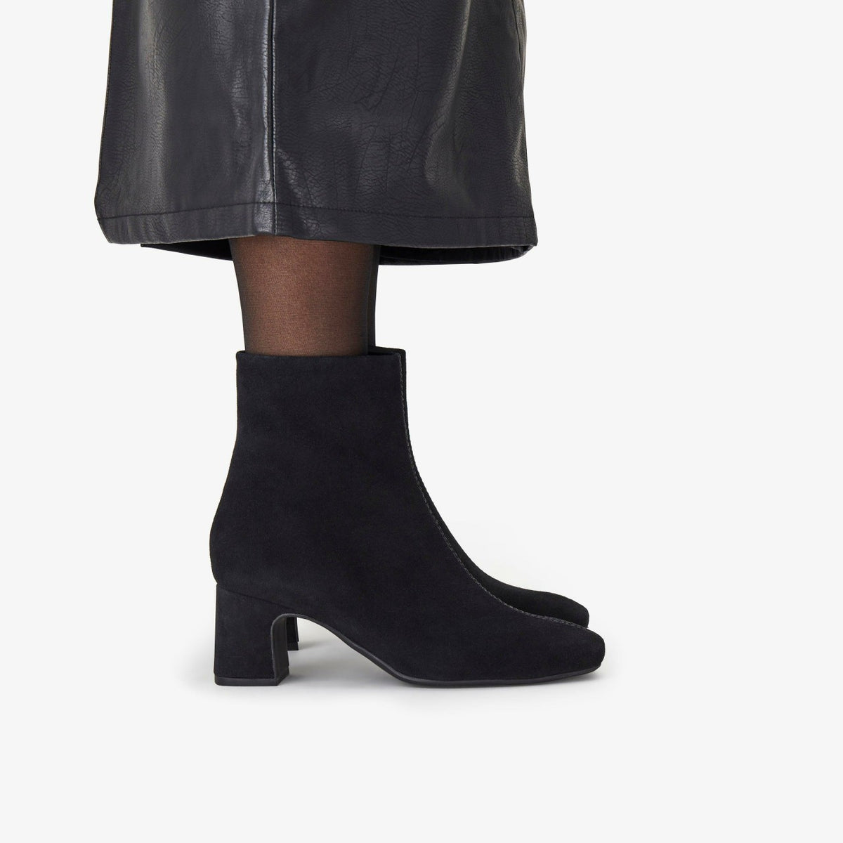 Fernie Zip Black Suede