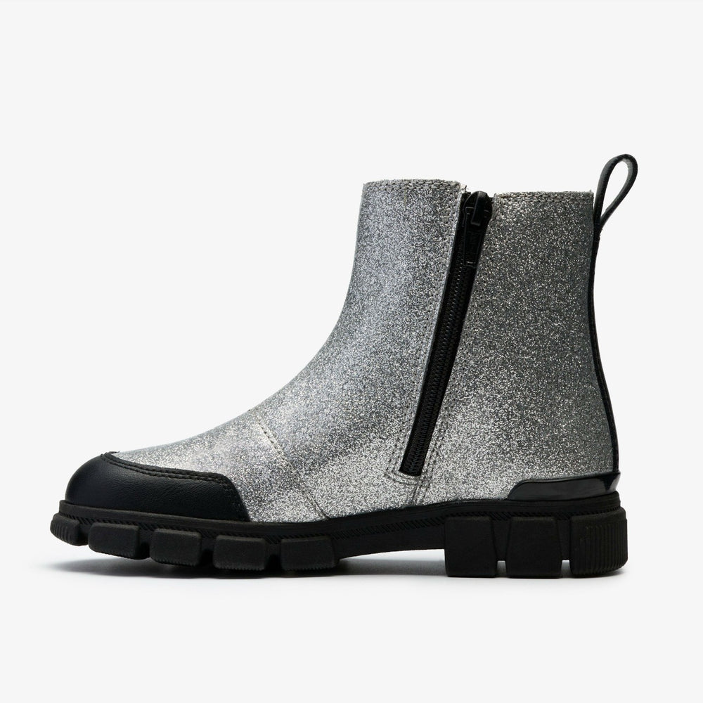 Evyn Chelsea Kid Silver Patent