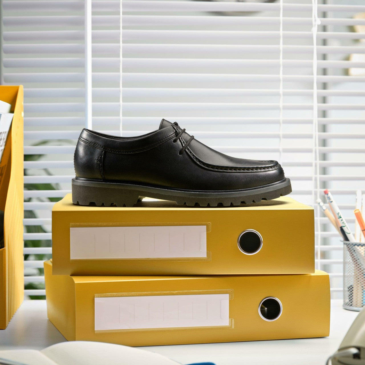 Berwick Seam Black Leather