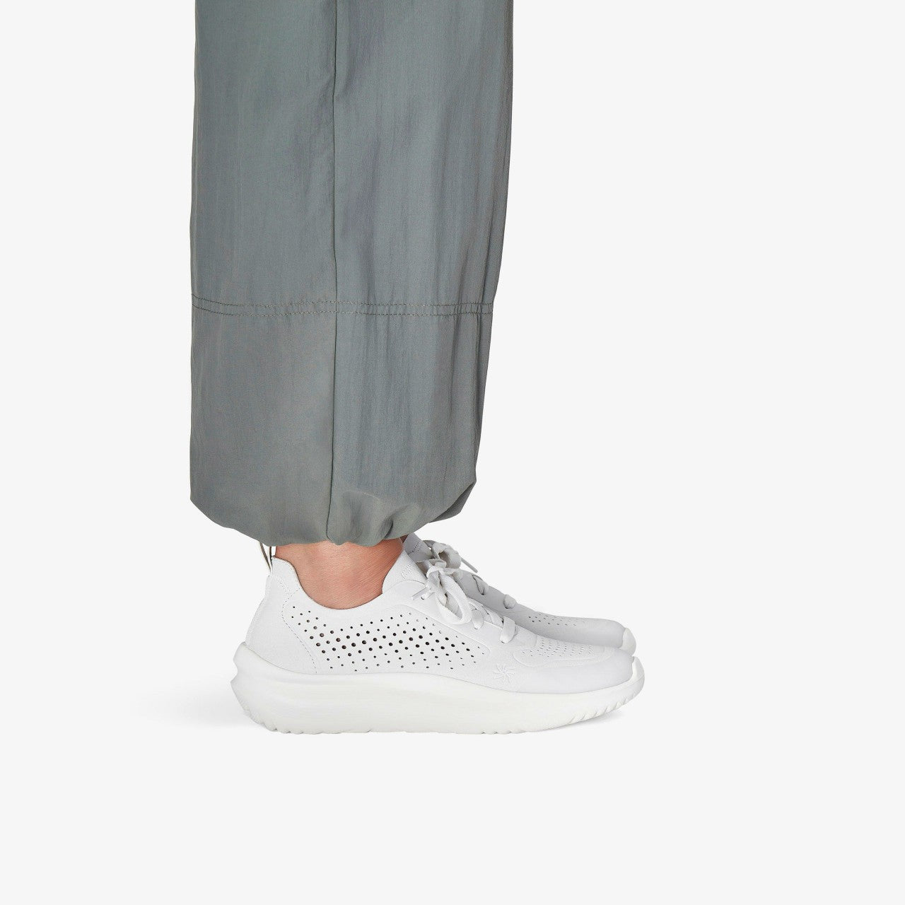 Solevana Tie Off White