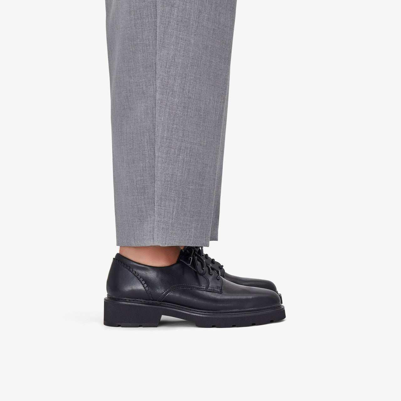 Lauryl Lace Black Leather