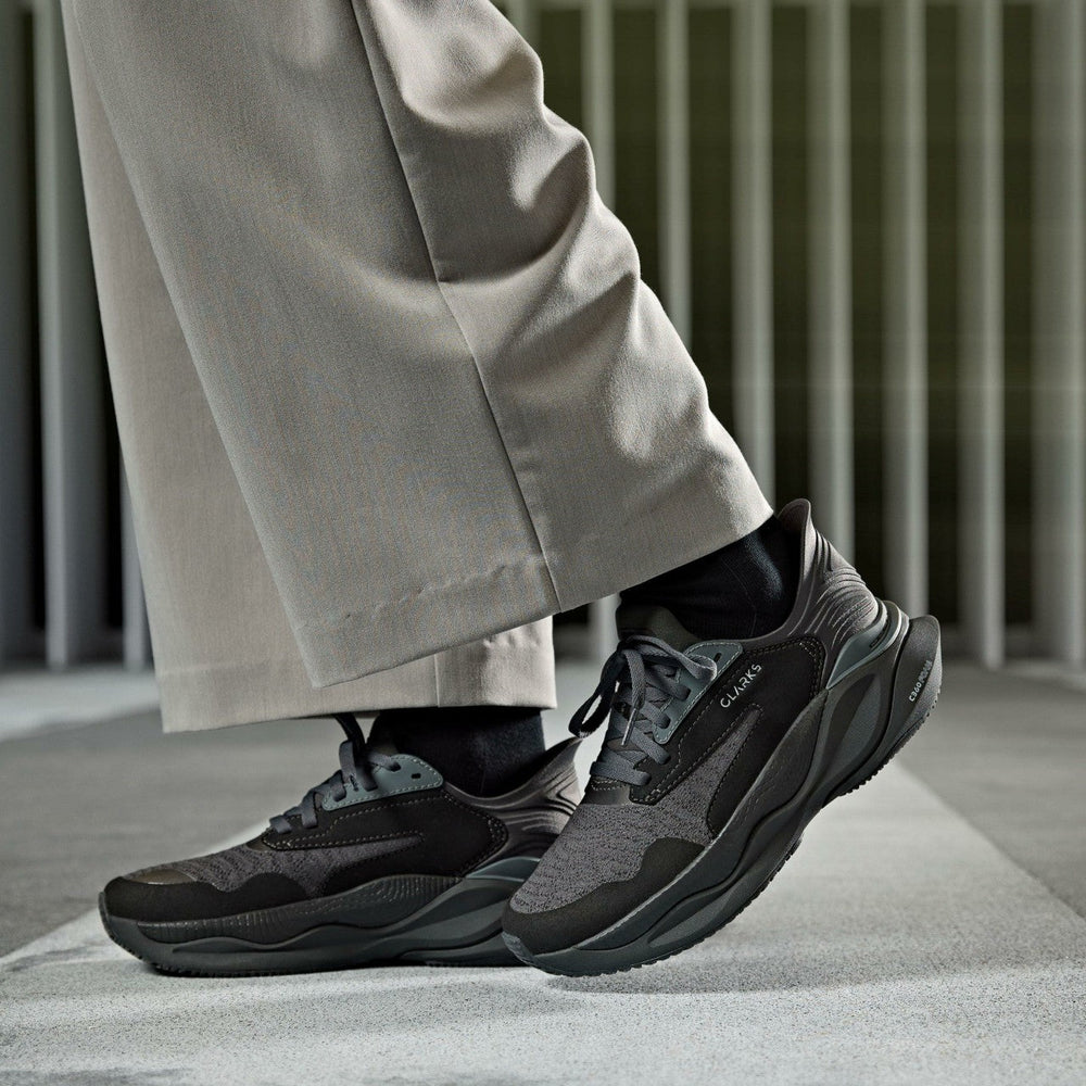 Clarks Pace Black