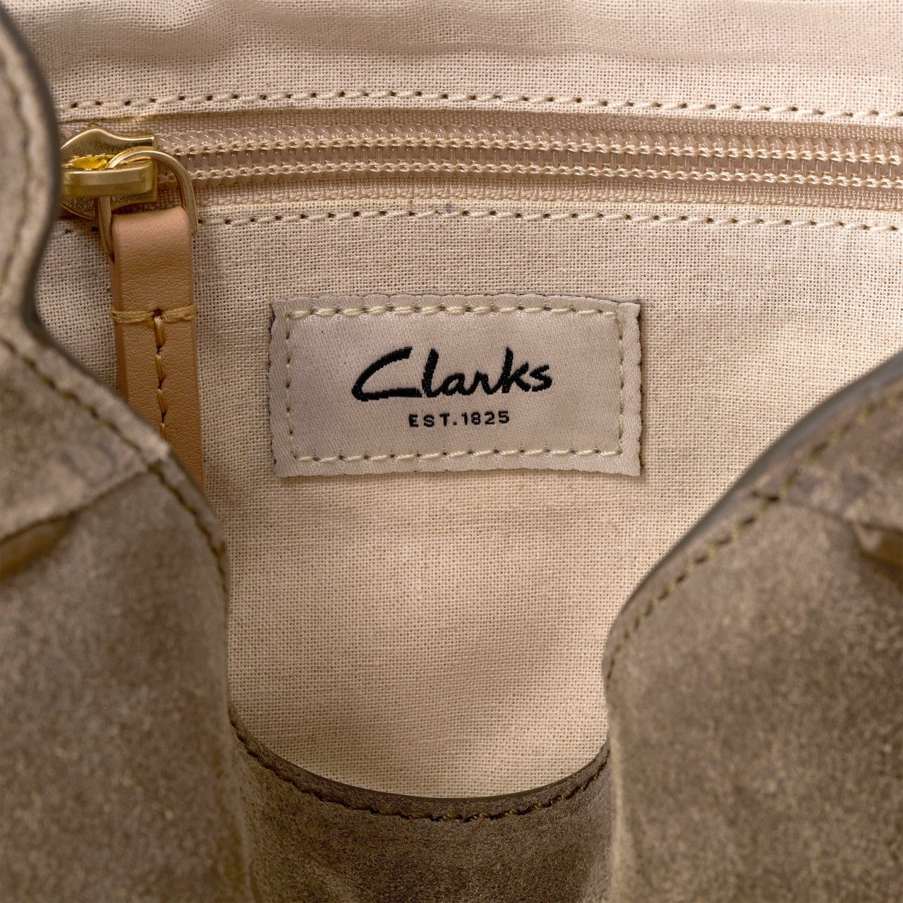 Utility Saddle Olive Suede
