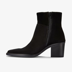 Jesse Zip Black Suede